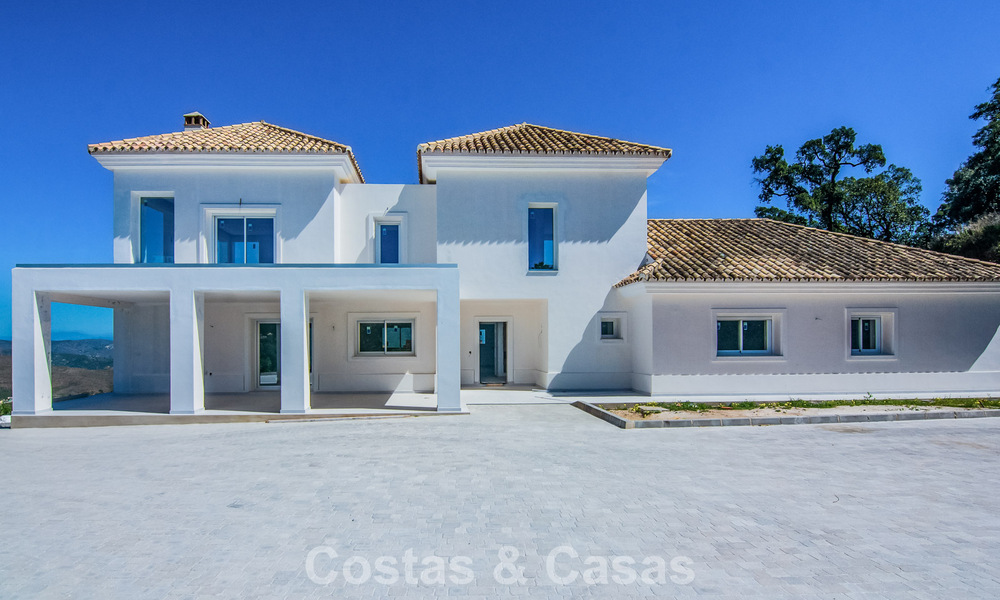 Spacieuse villa de style architectural méditerranéen moderne à vendre à l'est du centre de Marbella 779841
