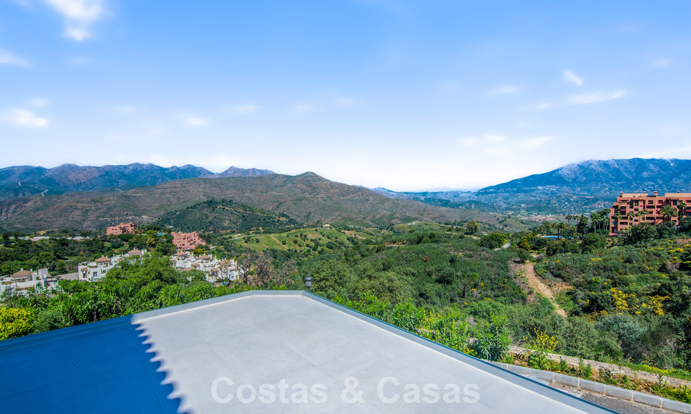 Spacieuse villa de style architectural méditerranéen moderne à vendre à l'est du centre de Marbella 779843