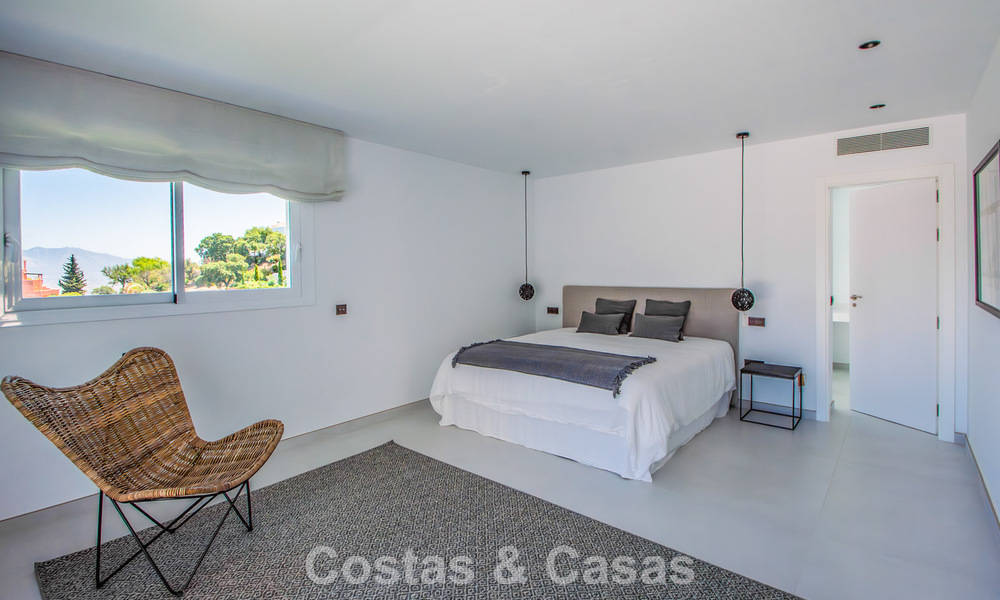 Spacieuse villa de style architectural méditerranéen moderne à vendre à l'est du centre de Marbella 779865