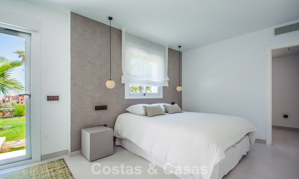 Spacieuse villa de style architectural méditerranéen moderne à vendre à l'est du centre de Marbella 779867