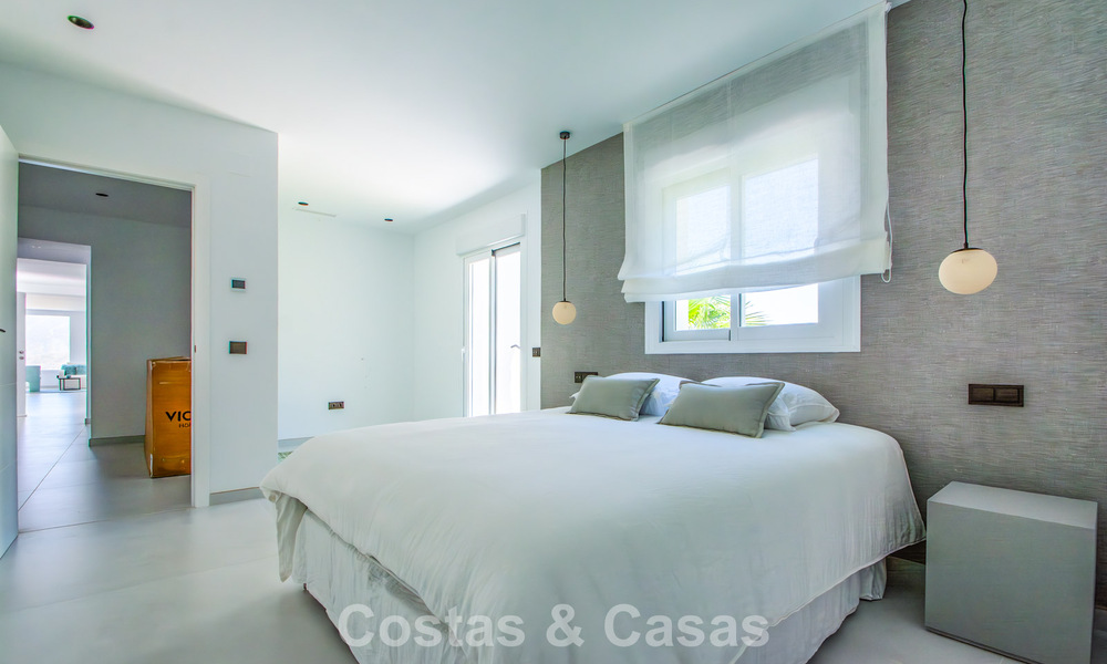 Spacieuse villa de style architectural méditerranéen moderne à vendre à l'est du centre de Marbella 779868