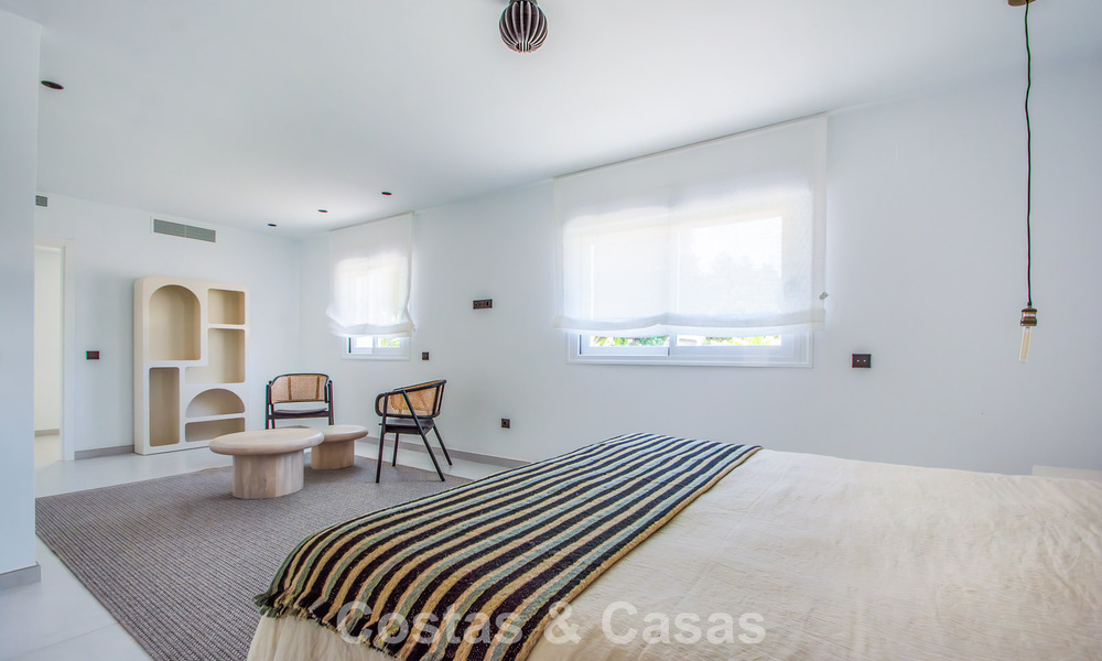 Spacieuse villa de style architectural méditerranéen moderne à vendre à l'est du centre de Marbella 779870