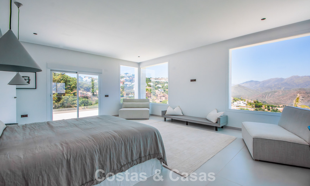 Spacieuse villa de style architectural méditerranéen moderne à vendre à l'est du centre de Marbella 779875