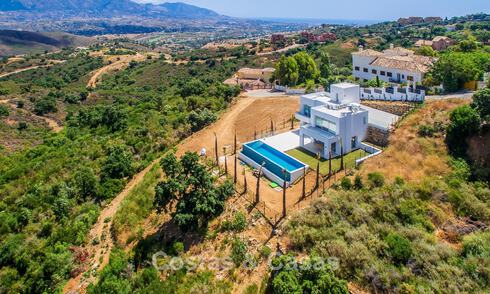 Villa neuve moderne et prête à emménager à vendre à l'est du centre de Marbella 779717