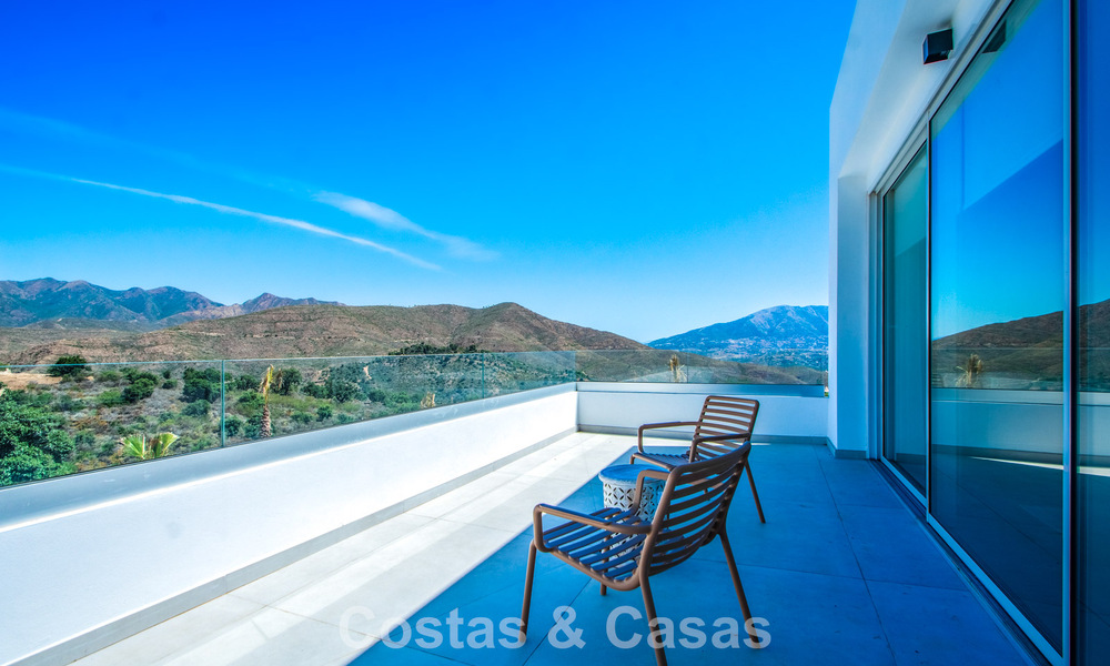 Villa neuve moderne et prête à emménager à vendre à l'est du centre de Marbella 779723