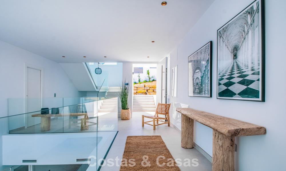 Villa neuve moderne et prête à emménager à vendre à l'est du centre de Marbella 779725