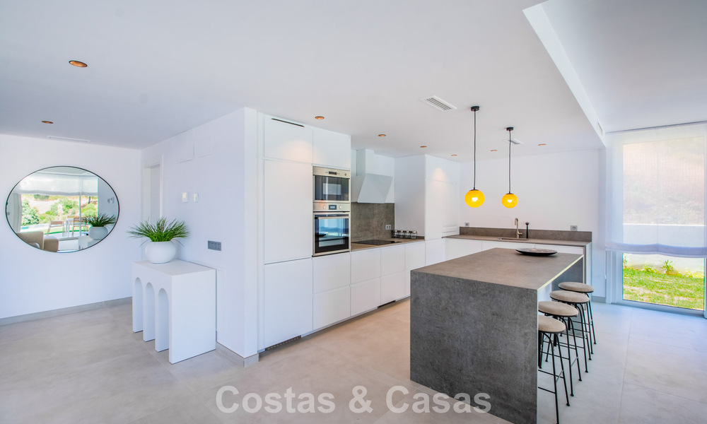 Villa neuve moderne et prête à emménager à vendre à l'est du centre de Marbella 779734