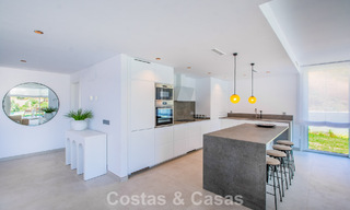 Villa neuve moderne et prête à emménager à vendre à l'est du centre de Marbella 779734 