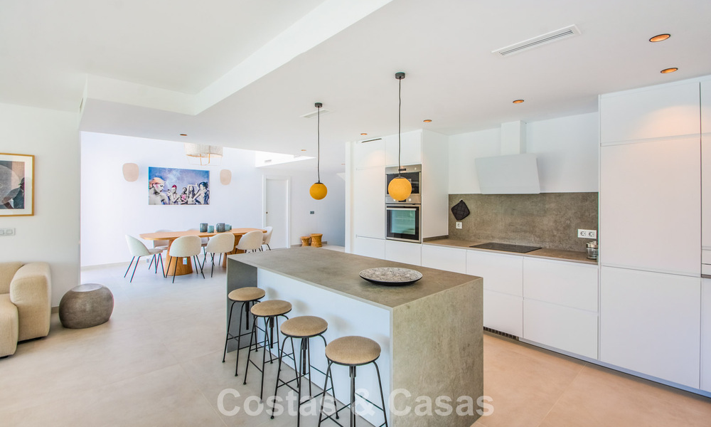 Villa neuve moderne et prête à emménager à vendre à l'est du centre de Marbella 779735