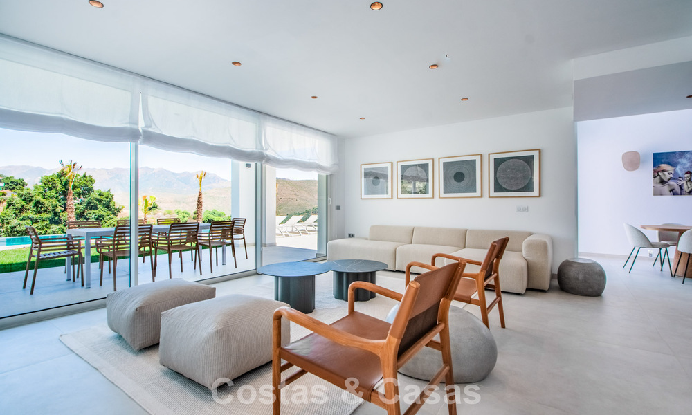 Villa neuve moderne et prête à emménager à vendre à l'est du centre de Marbella 779736