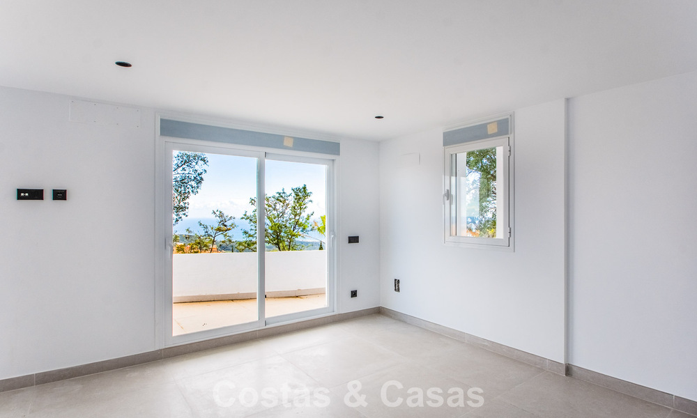 Appartement de 3 chambres avec vue imprenable à vendre dans les collines à l'est du centre de Marbella 779745