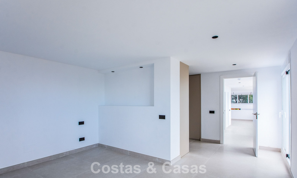 Appartement de 3 chambres avec vue imprenable à vendre dans les collines à l'est du centre de Marbella 779747