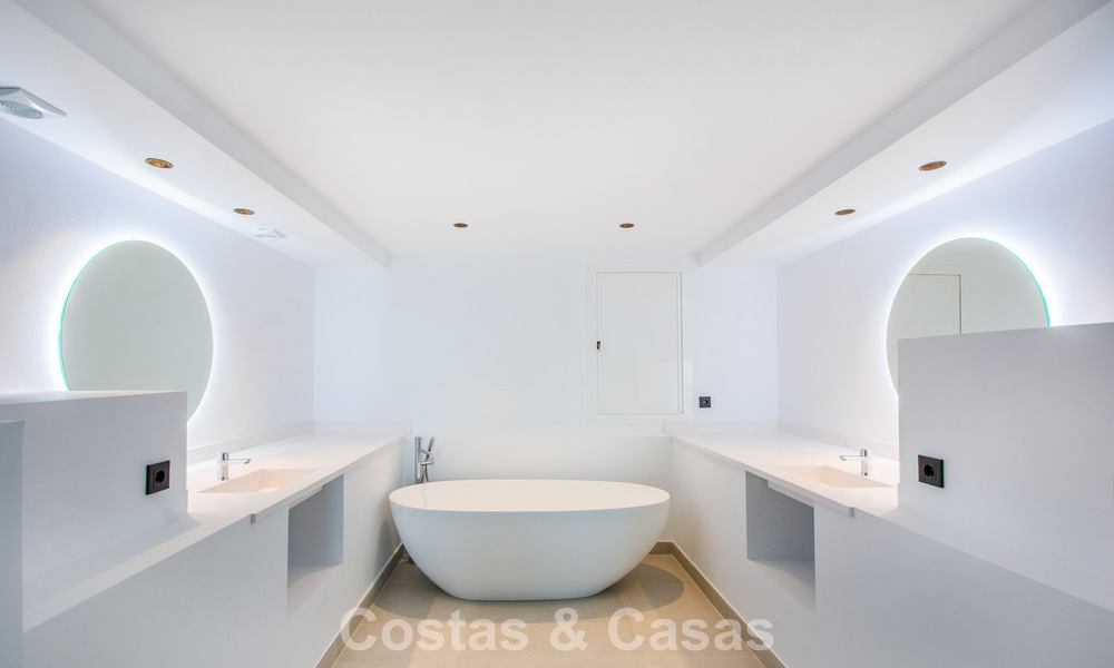 Appartement de 3 chambres avec vue imprenable à vendre dans les collines à l'est du centre de Marbella 779750