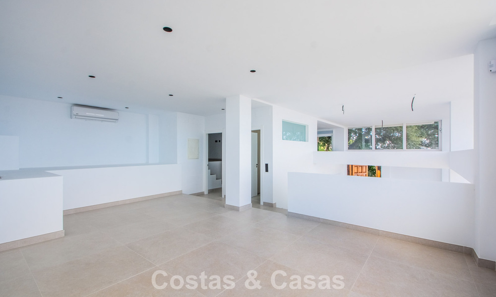 Appartement de 3 chambres avec vue imprenable à vendre dans les collines à l'est du centre de Marbella 779754