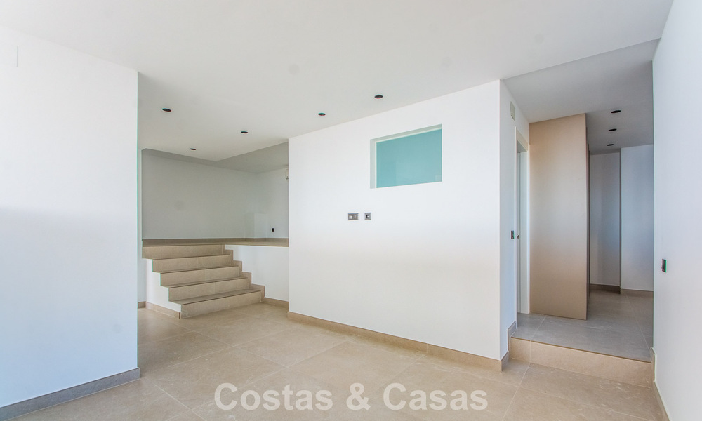 Appartement de 3 chambres avec vue imprenable à vendre dans les collines à l'est du centre de Marbella 779757