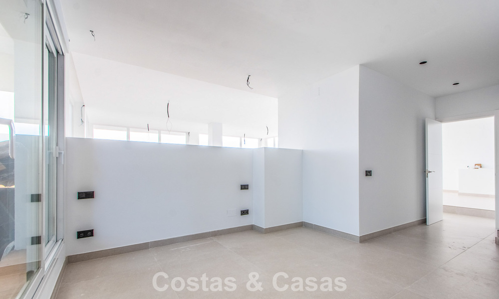 Appartement de 3 chambres avec vue imprenable à vendre dans les collines à l'est du centre de Marbella 779760