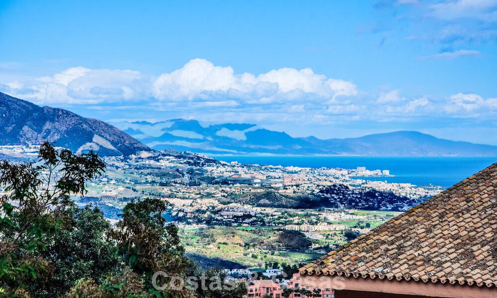 Appartement de 3 chambres avec vue imprenable à vendre dans les collines à l'est du centre de Marbella 779763
