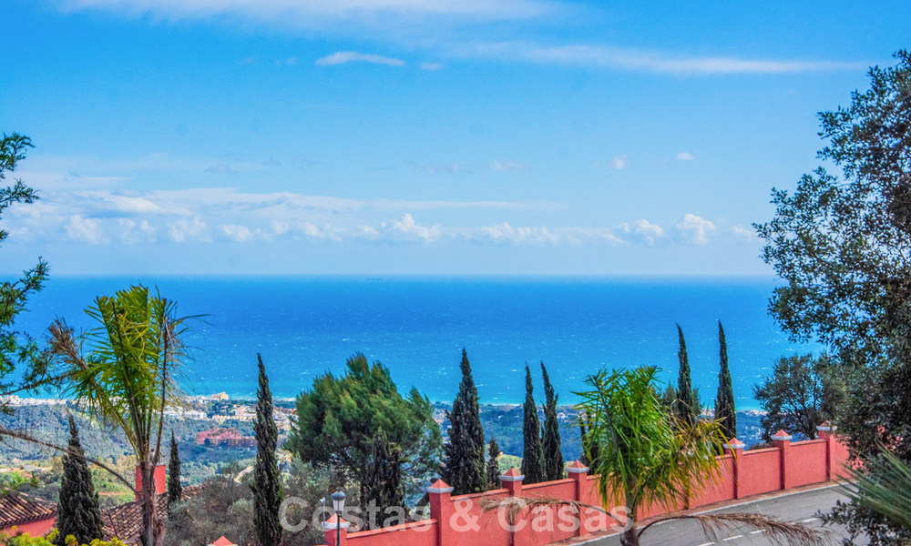 Appartement de 3 chambres avec vue imprenable à vendre dans les collines à l'est du centre de Marbella 779766