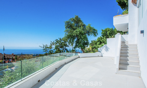 Appartement de 3 chambres avec vue imprenable à vendre dans les collines à l'est du centre de Marbella 779770