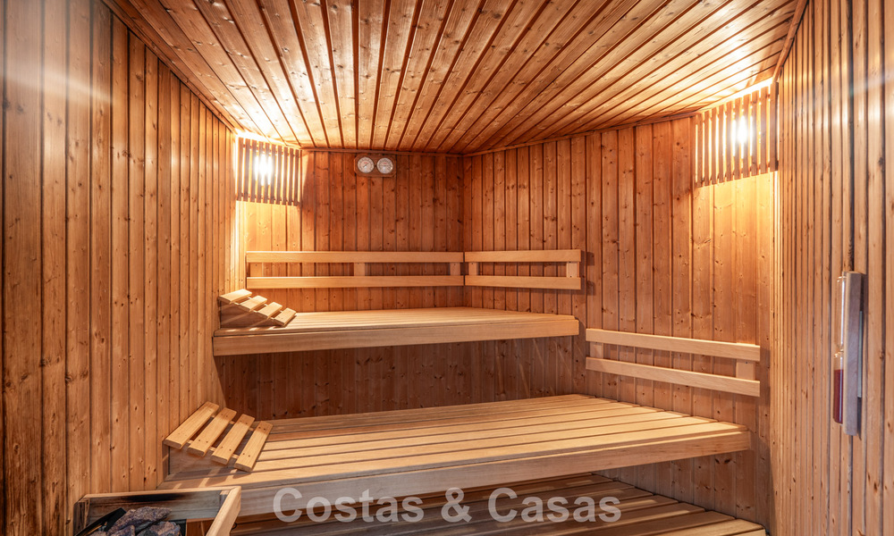 Appartement contemporain avec vue panoramique sur le golf et la mer à vendre à Marbella - Benahavis 779773