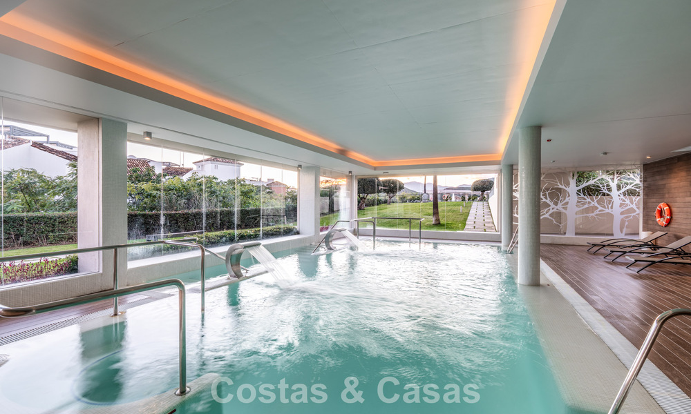 Appartement contemporain avec vue panoramique sur le golf et la mer à vendre à Marbella - Benahavis 779775