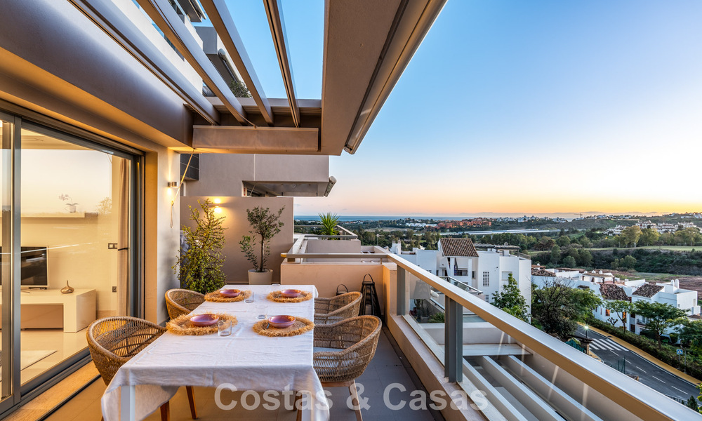 Appartement contemporain avec vue panoramique sur le golf et la mer à vendre à Marbella - Benahavis 779777