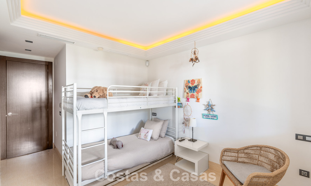 Appartement contemporain avec vue panoramique sur le golf et la mer à vendre à Marbella - Benahavis 779789