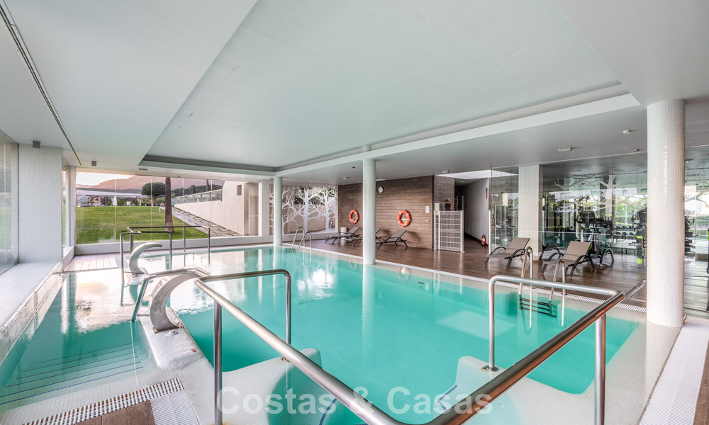 Appartement contemporain avec vue panoramique sur le golf et la mer à vendre à Marbella - Benahavis 779804