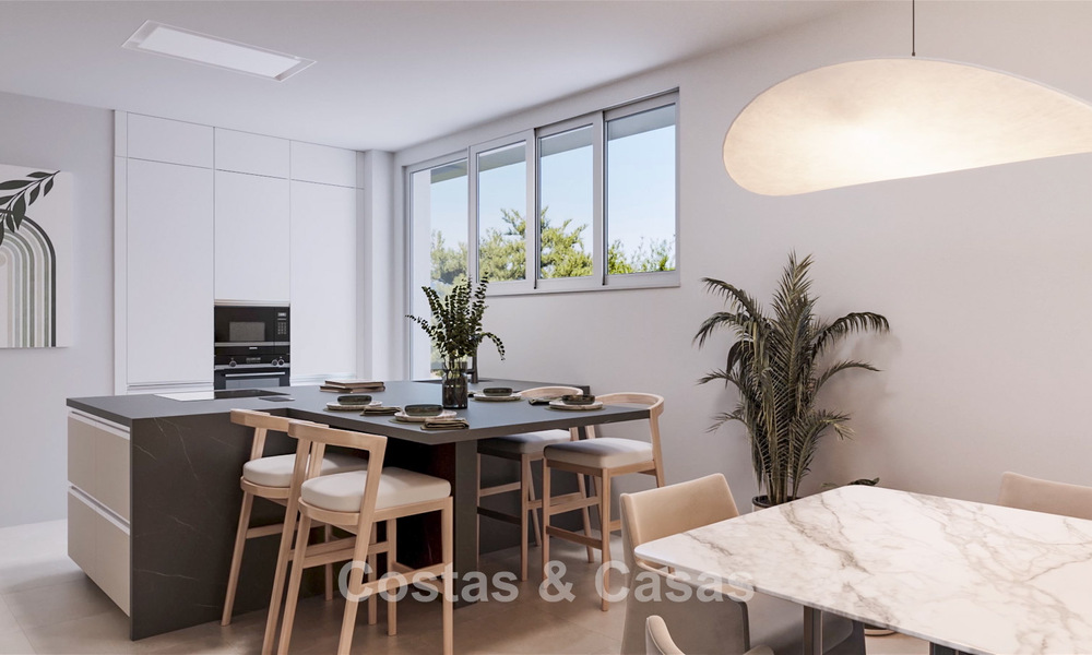 Villa de luxe exclusive à vendre dans un quartier de golf près du centre d'Estepona 779814