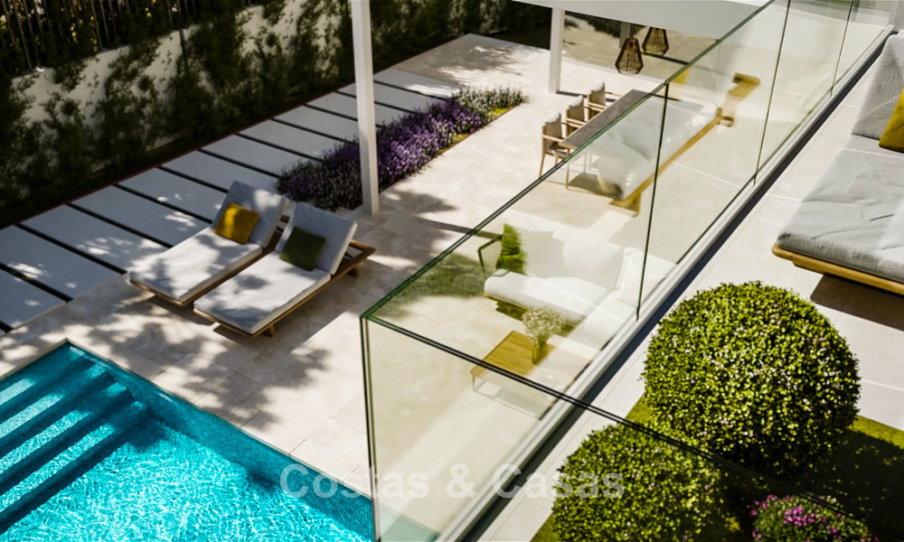 Villa de luxe exclusive à vendre dans un quartier de golf près du centre d'Estepona 779830