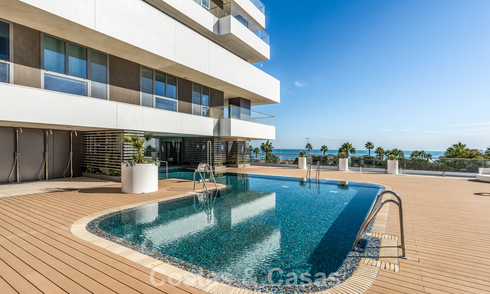Appartement exclusif et moderne avec vue panoramique sur la mer à vendre, situé directement sur la promenade de la plage dans le centre de Malaga 779905