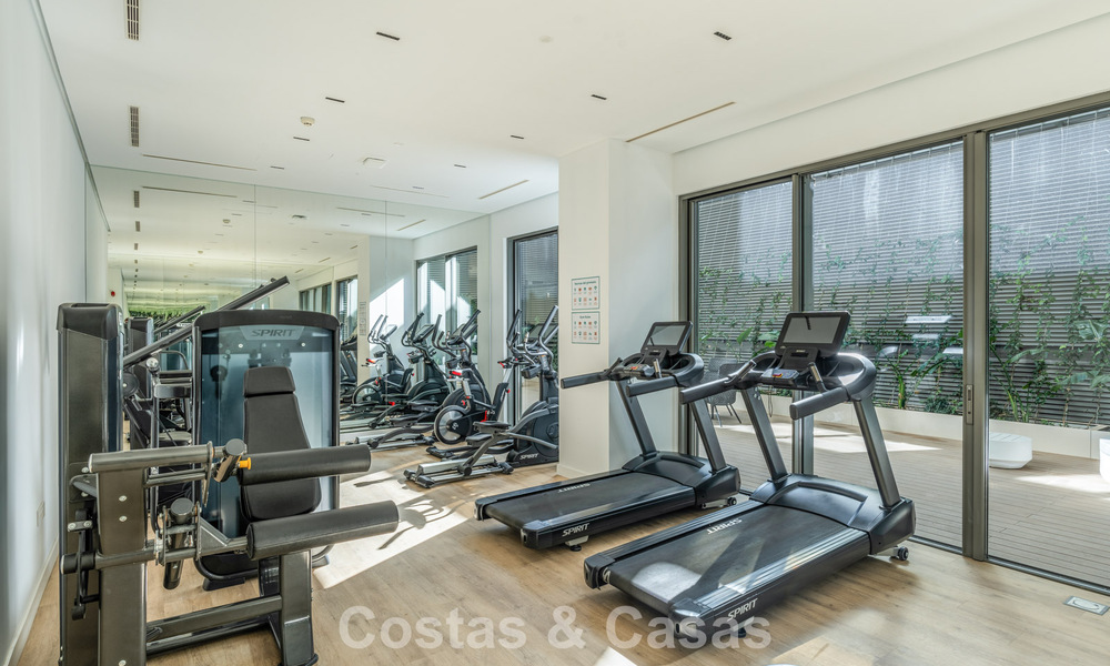 Appartement exclusif et moderne avec vue panoramique sur la mer à vendre, situé directement sur la promenade de la plage dans le centre de Malaga 779911