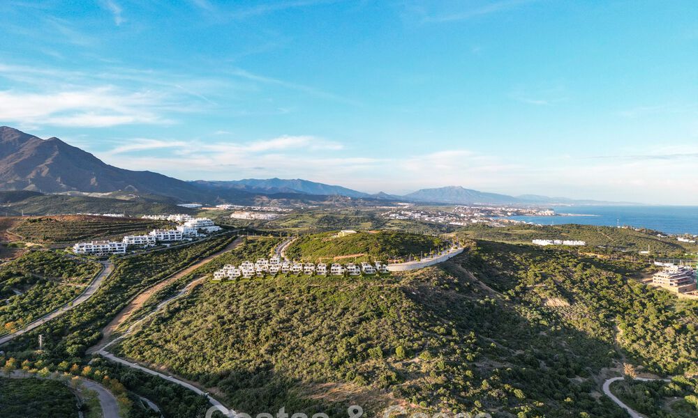 Nouveau lancement. 17 villas de luxe sophistiquées avec vue sur le golf et la mer à vendre à Casares, Costa del Sol 780156