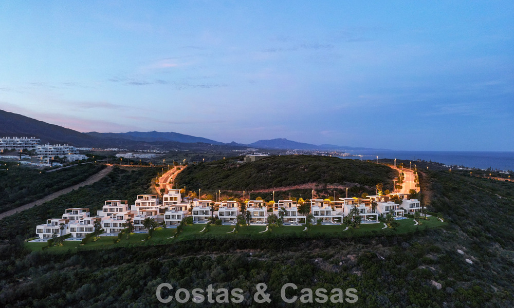 Nouveau lancement. 17 villas de luxe sophistiquées avec vue sur le golf et la mer à vendre à Casares, Costa del Sol 780157