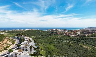 Nouveau lancement. 17 villas de luxe sophistiquées avec vue sur le golf et la mer à vendre à Casares, Costa del Sol 780158 