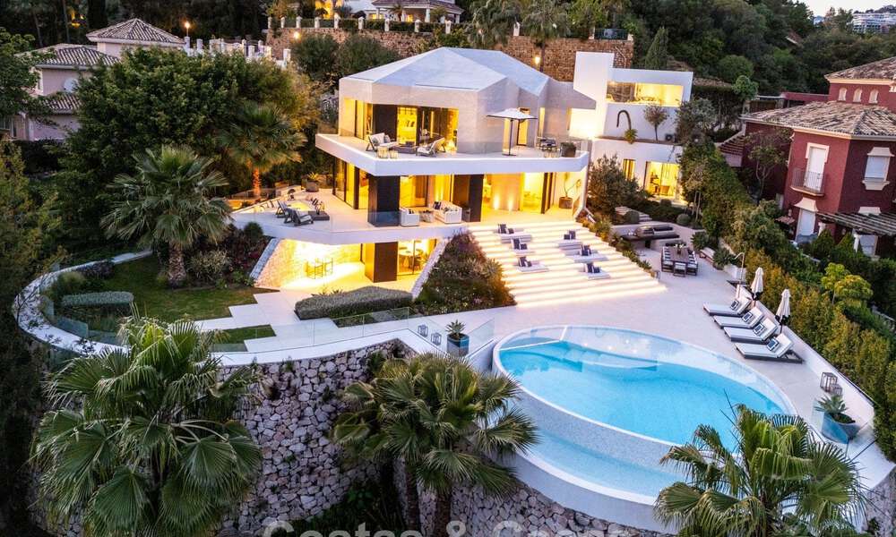 Villa design avant-gardiste avec vue panoramique sur la mer à vendre dans une résidence fermée à Benahavis - Marbella 779973