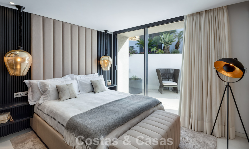 Villa design avant-gardiste avec vue panoramique sur la mer à vendre dans une résidence fermée à Benahavis - Marbella 779976