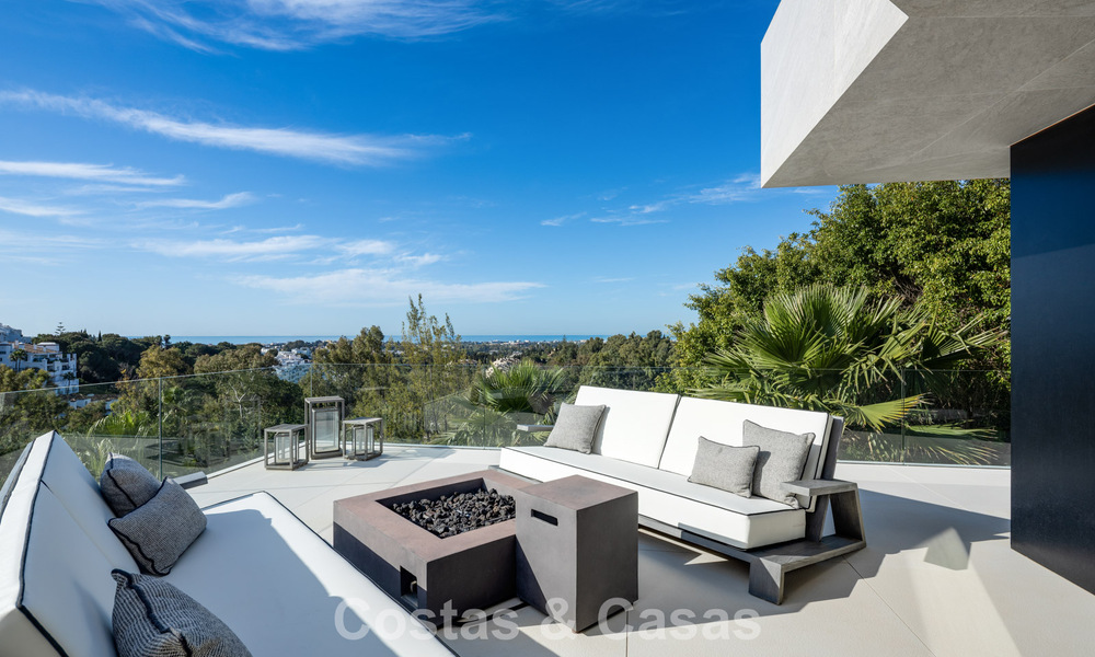 Villa design avant-gardiste avec vue panoramique sur la mer à vendre dans une résidence fermée à Benahavis - Marbella 779980