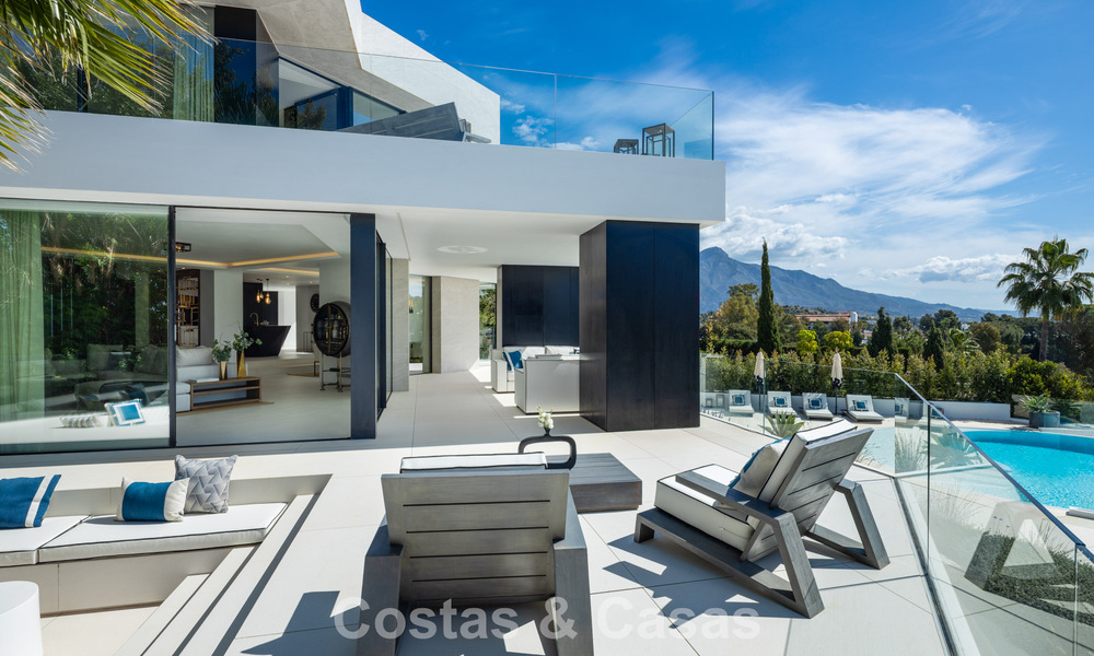 Villa design avant-gardiste avec vue panoramique sur la mer à vendre dans une résidence fermée à Benahavis - Marbella 779993