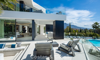 Villa design avant-gardiste avec vue panoramique sur la mer à vendre dans une résidence fermée à Benahavis - Marbella 779993 