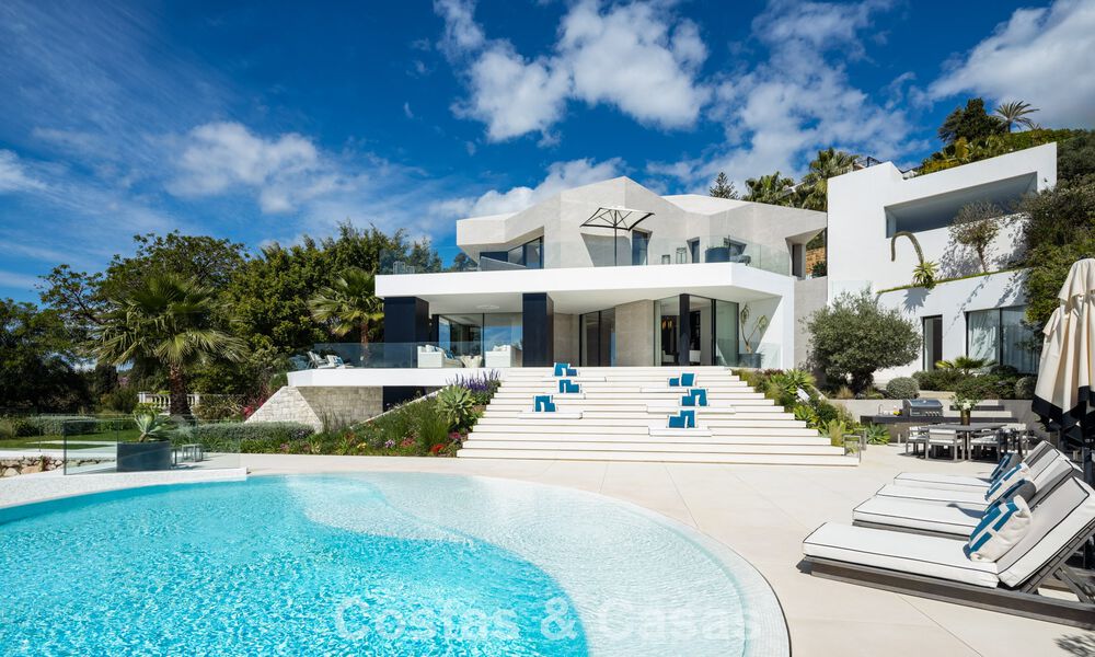 Villa design avant-gardiste avec vue panoramique sur la mer à vendre dans une résidence fermée à Benahavis - Marbella 779997