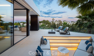 Villa design avant-gardiste avec vue panoramique sur la mer à vendre dans une résidence fermée à Benahavis - Marbella 780012 