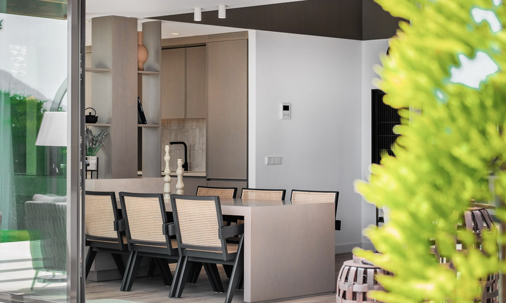 Villa de luxe de style Ibiza, prête à emménager, à vendre dans une urbanisation très recherchée de Benahavis - Marbella 780020