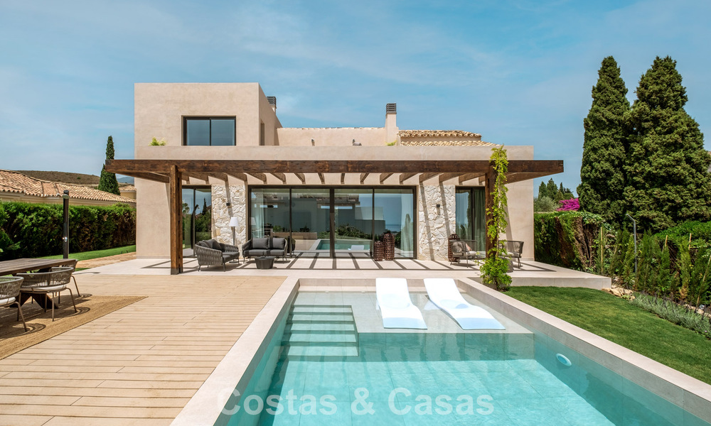 Villa de luxe de style Ibiza, prête à emménager, à vendre dans une urbanisation très recherchée de Benahavis - Marbella 780027