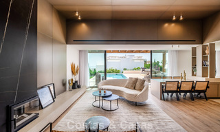 Villa de luxe de style Ibiza, prête à emménager, à vendre dans une urbanisation très recherchée de Benahavis - Marbella 780037 