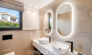Villa de luxe de style Ibiza, prête à emménager, à vendre dans une urbanisation très recherchée de Benahavis - Marbella 780045 