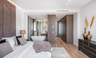 Villa de luxe de style Ibiza, prête à emménager, à vendre dans une urbanisation très recherchée de Benahavis - Marbella 780049 