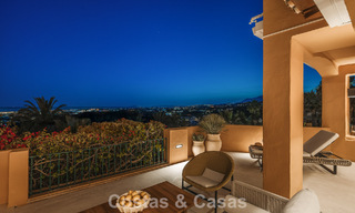 Appartement de première classe avec vue panoramique sur la mer à vendre dans la vallée du golf de Nueva Andalucia, Marbella 780261 