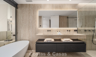 Appartement de première classe avec vue panoramique sur la mer à vendre dans la vallée du golf de Nueva Andalucia, Marbella 780265 