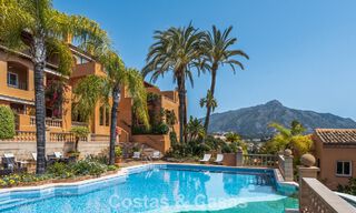 Appartement de première classe avec vue panoramique sur la mer à vendre dans la vallée du golf de Nueva Andalucia, Marbella 780277 